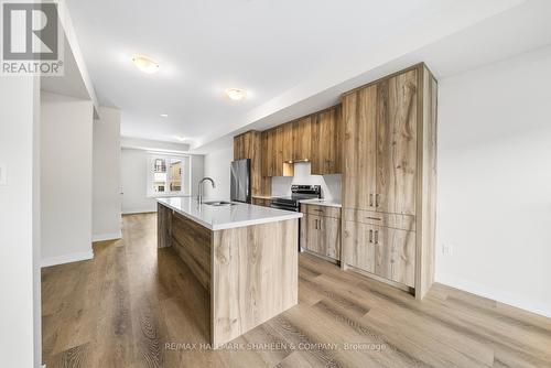 1354 Kaniv Street, Oakville, ON - Indoor Photo Showing Kitchen