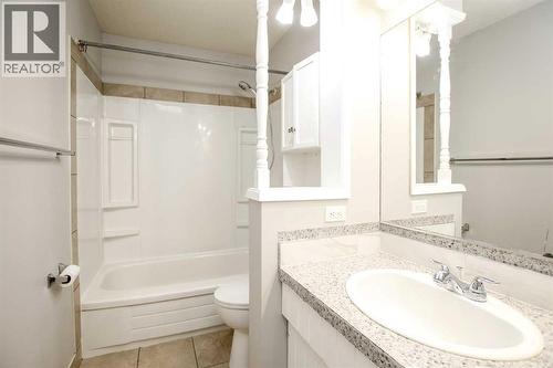 Main Bathroom - 69 Erickson Drive, Red Deer, AB - Indoor Photo Showing Bathroom