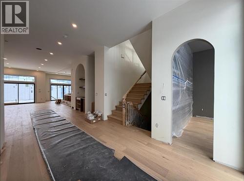 2034 49 Avenue Sw, Calgary, AB - Indoor Photo Showing Other Room