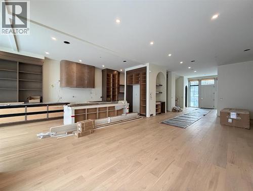 2034 49 Avenue Sw, Calgary, AB - Indoor Photo Showing Other Room