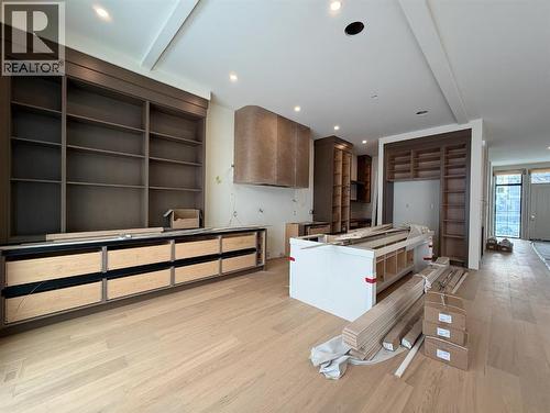 2034 49 Avenue Sw, Calgary, AB - Indoor Photo Showing Other Room