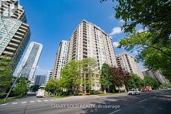 PH210 - 256 DORIS AVENUE  Toronto, ON M2N 6X8