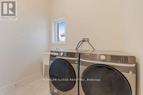 74 Ruby Drive, Oro-Medonte, ON - Indoor Photo Showing Laundry Room