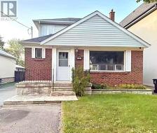 132 EDGECROFT ROAD  Toronto, ON M8Z 2C3