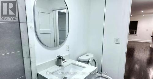 132 Edgecroft Road, Toronto, ON - Indoor Photo Showing Bathroom