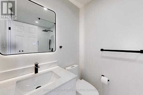 186 Marsi Road, Richmond Hill, ON - Indoor Photo Showing Bathroom