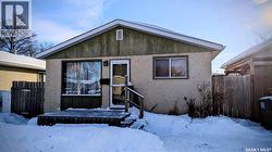 147 Ross CRESCENT  Saskatoon, SK S7L 4B4