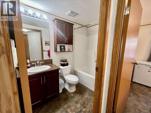 8112 85A Avenue, Fort St. John, BC - Indoor Photo Showing Bathroom