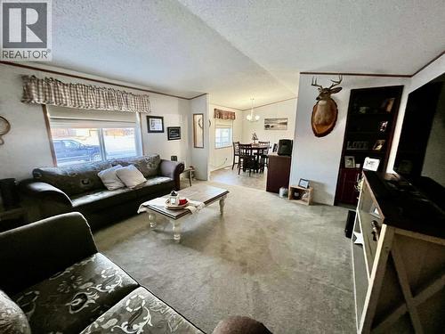 8112 85A Avenue, Fort St. John, BC - Indoor Photo Showing Living Room