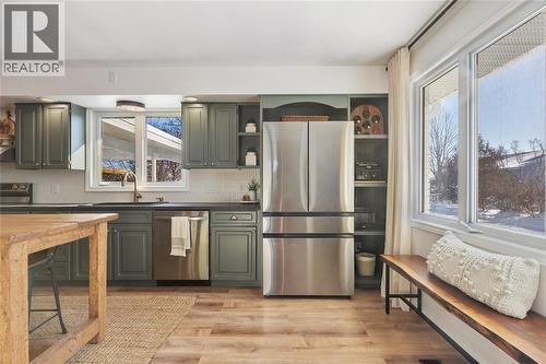 5328 Mandaumin Road, Plympton-Wyoming, ON - Indoor Photo Showing Kitchen