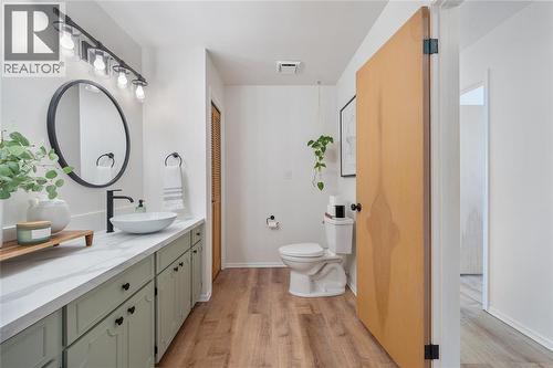 5328 Mandaumin Road, Plympton-Wyoming, ON - Indoor Photo Showing Bathroom