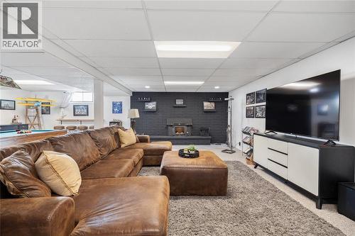 5328 Mandaumin Road, Plympton-Wyoming, ON - Indoor