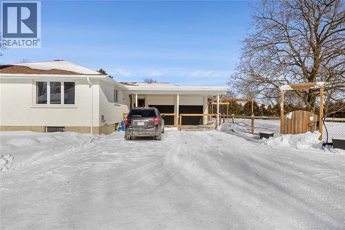 5328 Mandaumin Road, Plympton-Wyoming, ON - Outdoor