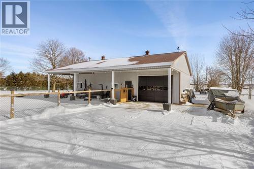 5328 Mandaumin Road, Plympton-Wyoming, ON - Outdoor With Deck Patio Veranda