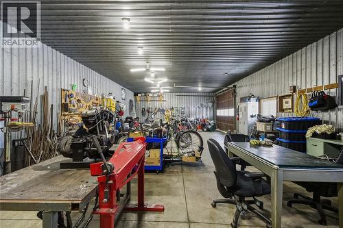 5328 Mandaumin Road, Plympton-Wyoming, ON - Indoor