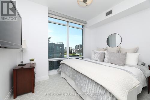 611 - 1 Bedford Road, Toronto, ON - Indoor Photo Showing Bedroom