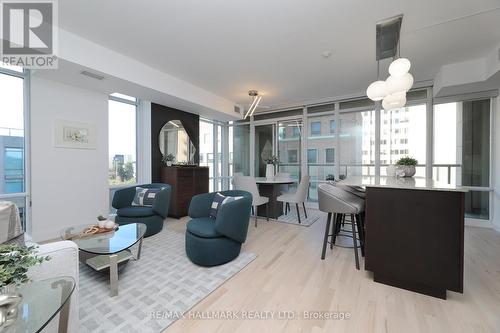 611 - 1 Bedford Road, Toronto, ON - Indoor