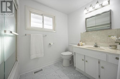 469 Waverly Street N, Oshawa (Mclaughlin), ON - Indoor Photo Showing Bathroom