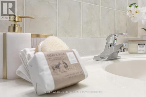 469 Waverly Street N, Oshawa (Mclaughlin), ON - Indoor Photo Showing Bathroom