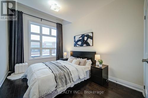 42 Causland Lane, Richmond Hill, ON - Indoor Photo Showing Bedroom