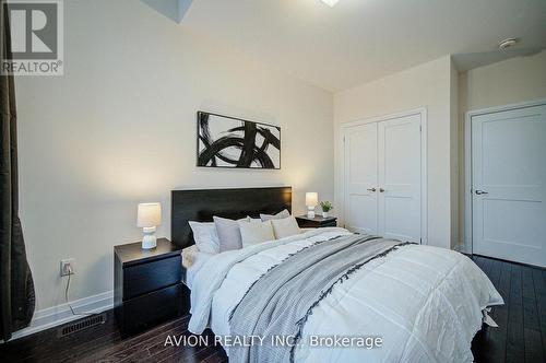 42 Causland Lane, Richmond Hill, ON - Indoor Photo Showing Bedroom