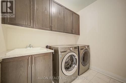 42 Causland Lane, Richmond Hill, ON - Indoor Photo Showing Laundry Room
