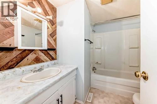 5209 46 Street, Rimbey, AB - Indoor Photo Showing Bathroom
