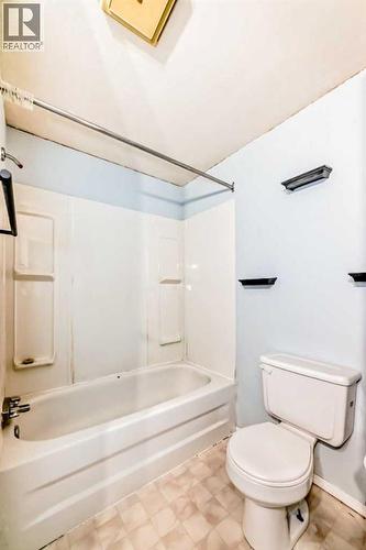 5209 46 Street, Rimbey, AB - Indoor Photo Showing Bathroom