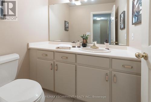 6005 Mountaingate Drive, Niagara Falls, ON - Indoor Photo Showing Bathroom