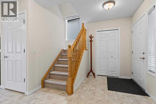 176 Cougar Ridge Circle Sw, Calgary, AB - Indoor Photo Showing Other Room