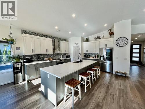 731 Parksville Street, Sicamous, BC - Indoor Photo Showing Kitchen