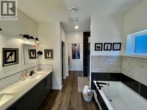 731 Parksville Street, Sicamous, BC - Indoor Photo Showing Bathroom