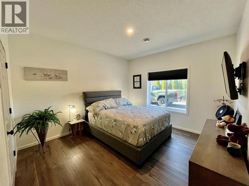 731 Parksville Street, Sicamous, BC - Indoor Photo Showing Bedroom