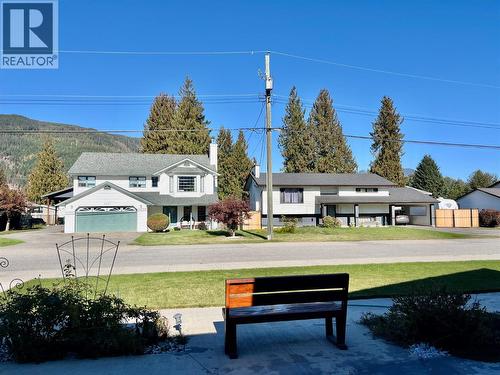 Front Yard - 731 Parksville Street, Sicamous, BC - Outdoor