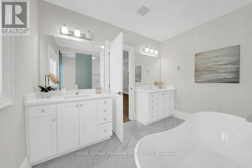 104 Greville Street, Vaughan, ON - Indoor Photo Showing Bathroom