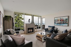 202-5388 Hill Rise Terr  Saanich, BC V8Y 3K2