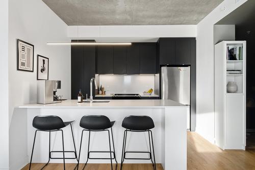 Cuisine - 415-9250 Av. Dubuisson, Montréal (Mercier/Hochelaga-Maisonneuve), QC - Indoor Photo Showing Kitchen With Upgraded Kitchen