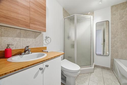 Salle de bains - 7177 Boul. St-Michel, Montréal (Villeray/Saint-Michel/Parc-Extension), QC - Indoor Photo Showing Bathroom