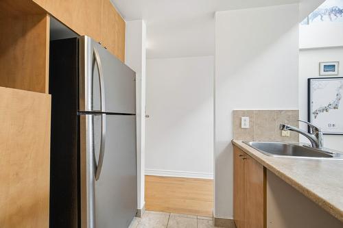 Cuisine - 7177 Boul. St-Michel, Montréal (Villeray/Saint-Michel/Parc-Extension), QC - Indoor Photo Showing Kitchen