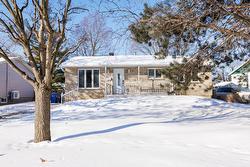 225 Boul. de l'Île  Pincourt, QC J7W 3R8