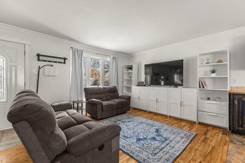 Salon - 225 Boul. De L'Île, Pincourt, QC - Indoor Photo Showing Living Room