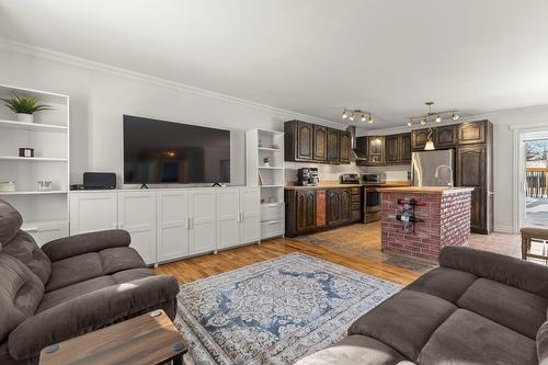 Salon - 225 Boul. De L'Île, Pincourt, QC - Indoor Photo Showing Living Room