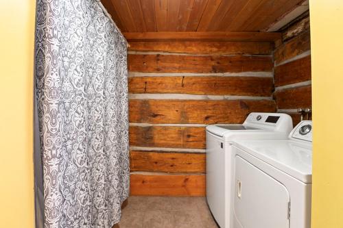 Salle de bains - 285 Route 201, Coteau-Du-Lac, QC - Indoor Photo Showing Laundry Room