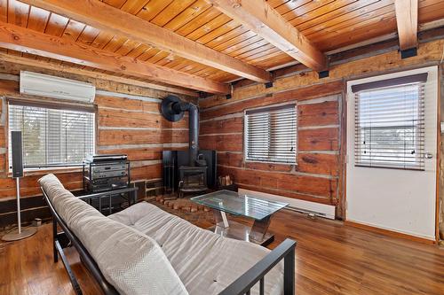 Salon - 285 Route 201, Coteau-Du-Lac, QC - Indoor With Fireplace