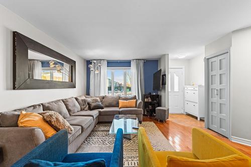 Salon - 686 Rue Marie-Derome, Saint-Jean-Sur-Richelieu, QC - Indoor Photo Showing Living Room