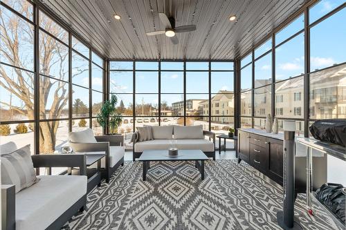 Solarium/Verrière - 201-180 34E Rue O., Venise-En-Québec, QC - Indoor Photo Showing Other Room