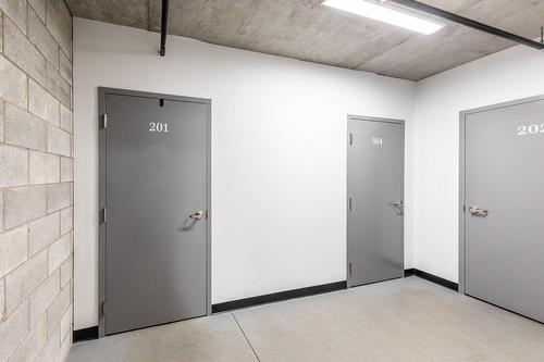 Rangement - 201-180 34E Rue O., Venise-En-Québec, QC - Indoor Photo Showing Other Room