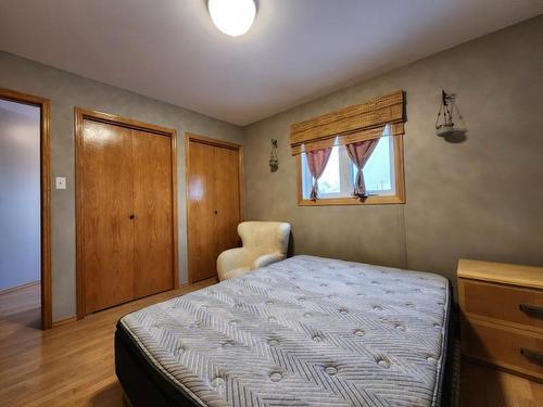 735 Porcupine Boulevard, Thunder Bay, ON - Indoor Photo Showing Bedroom