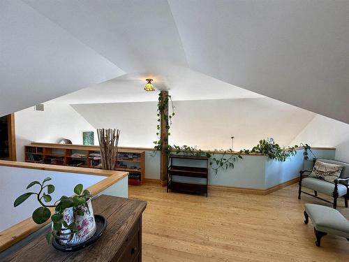 446 Carlton Road, Kenora, ON - Indoor