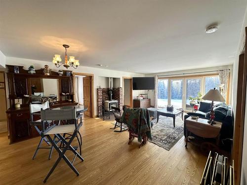 446 Carlton Road, Kenora, ON - Indoor